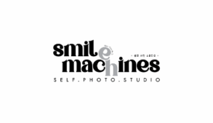 Logo Perusahaan Smile Machines - Lowongan Kerja Junior Editor